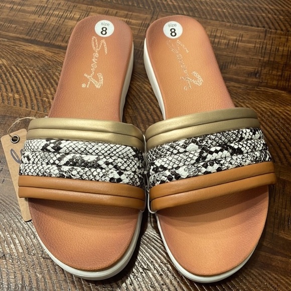 NWT SEVEN7 BoHo Pearly Slide Sandals - Picture 3 of 7